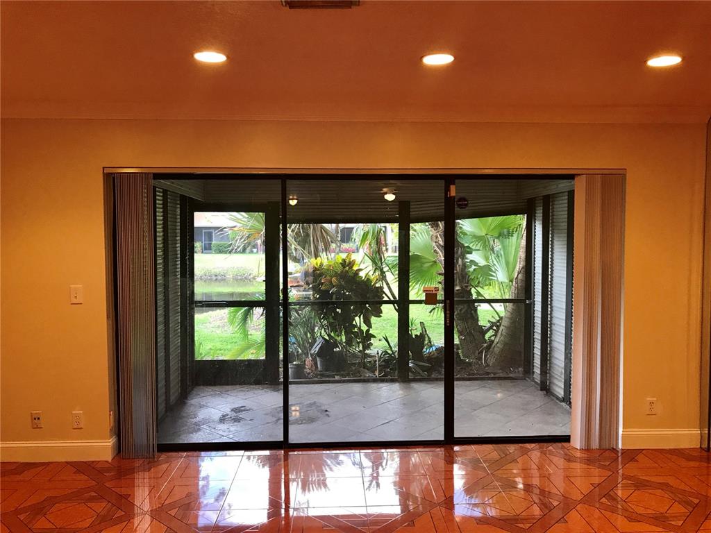 GOLDEN RAINTREE VI - Residential