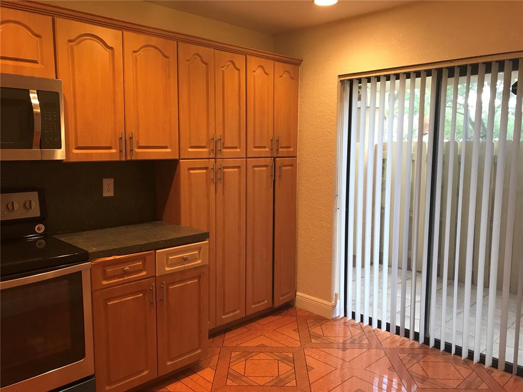 GOLDEN RAINTREE VI - Residential