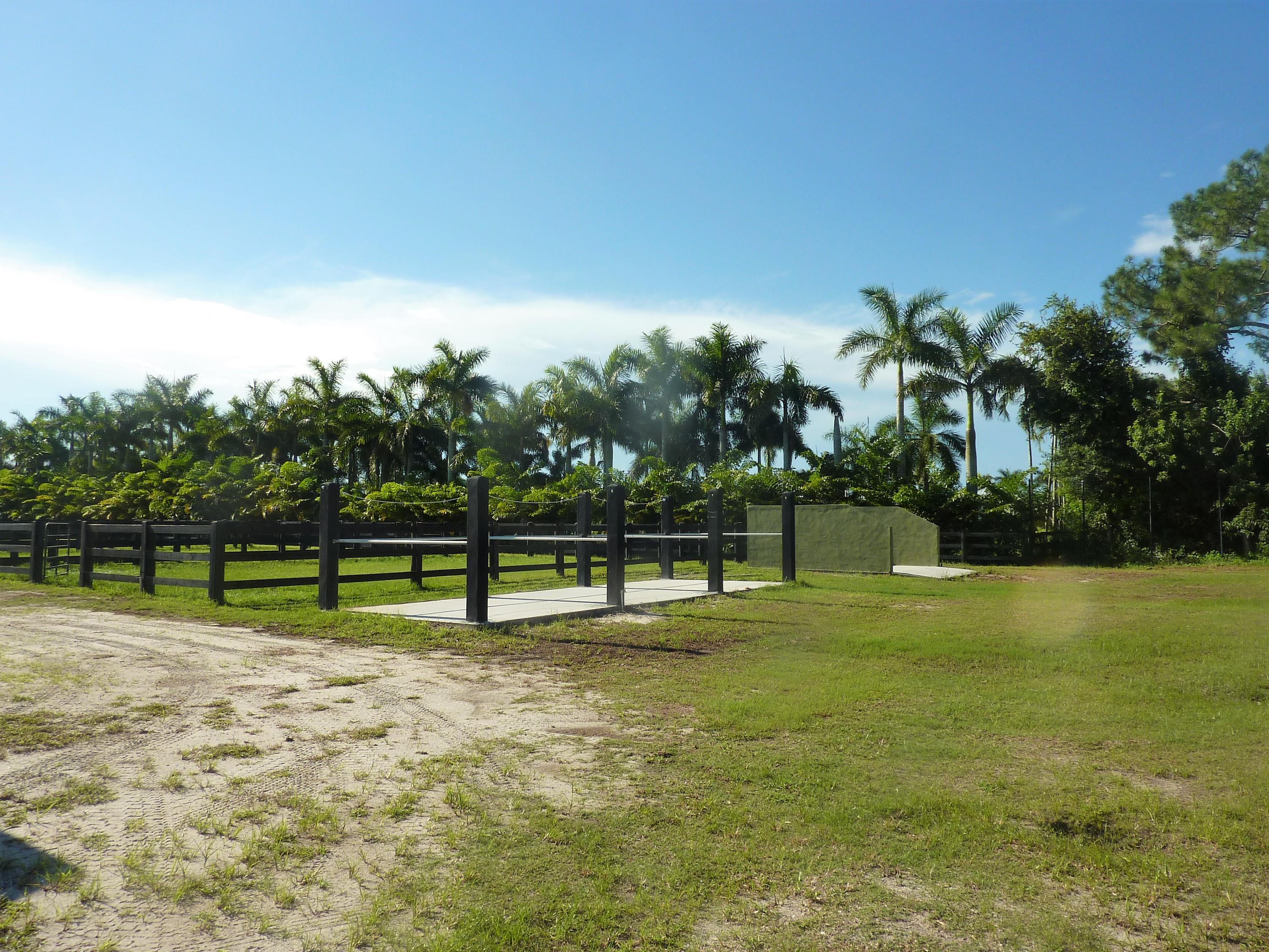 RUSTIC RANCHES - Land