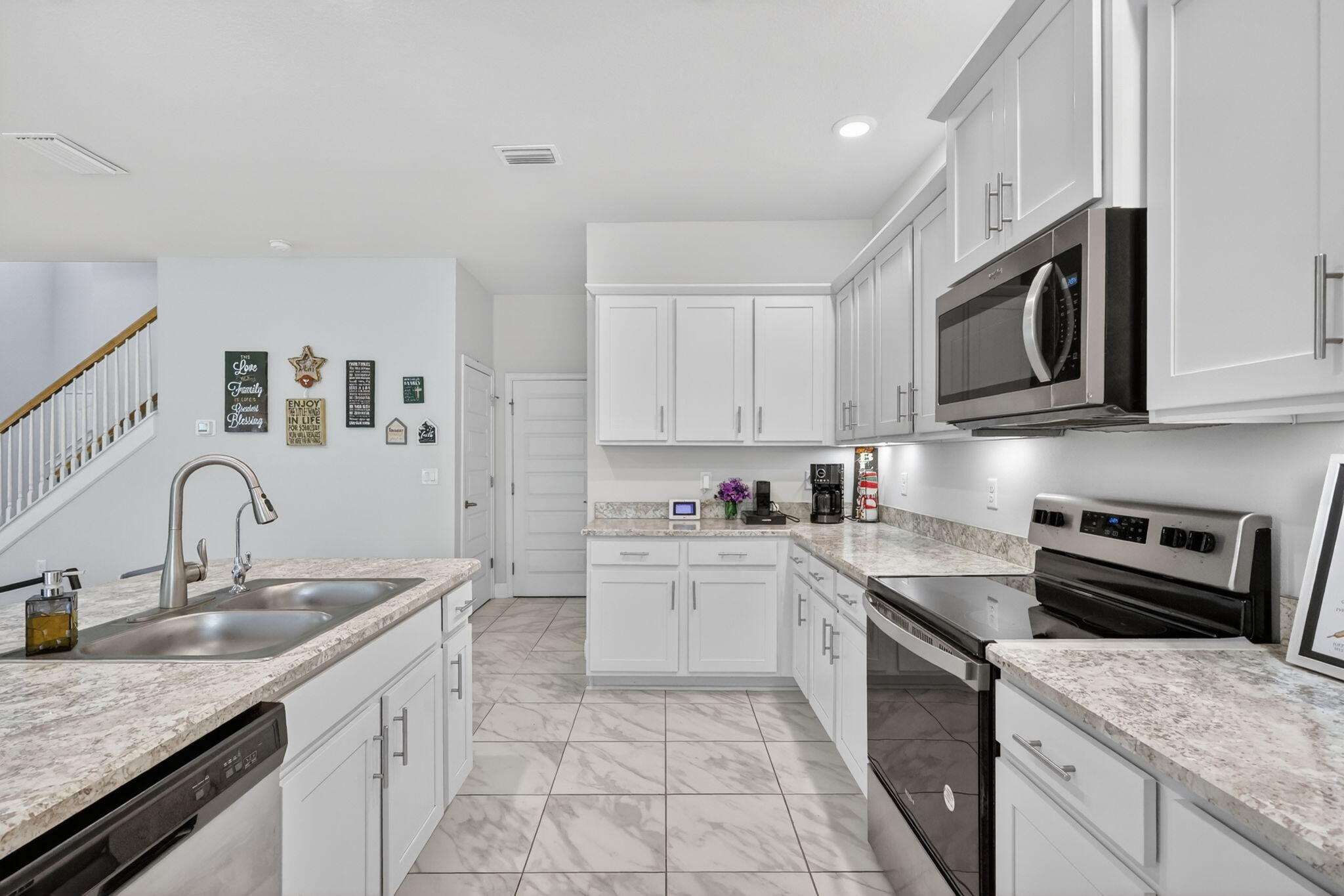 RIVER PLACE ON THE ST LUCIE NO 10 1ST REPLAT - Residential