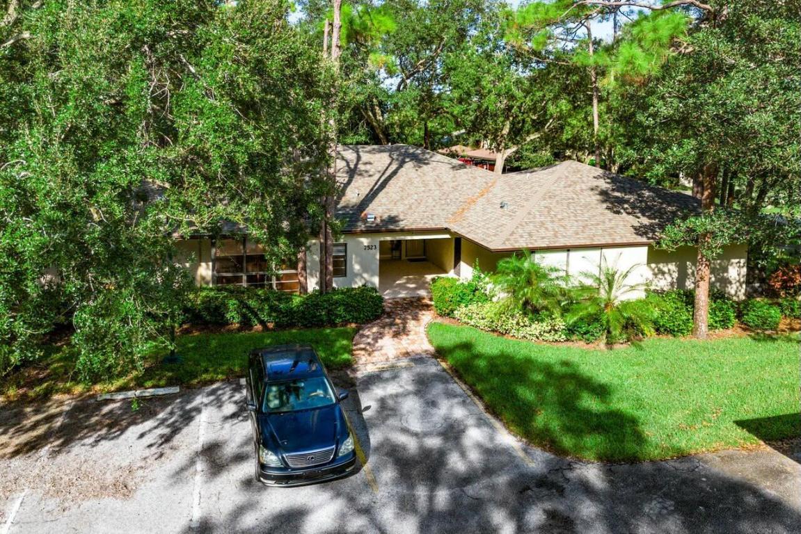 MANOR FOREST COND NO I DECL FILED 11-1-83 IN - Residential Lease