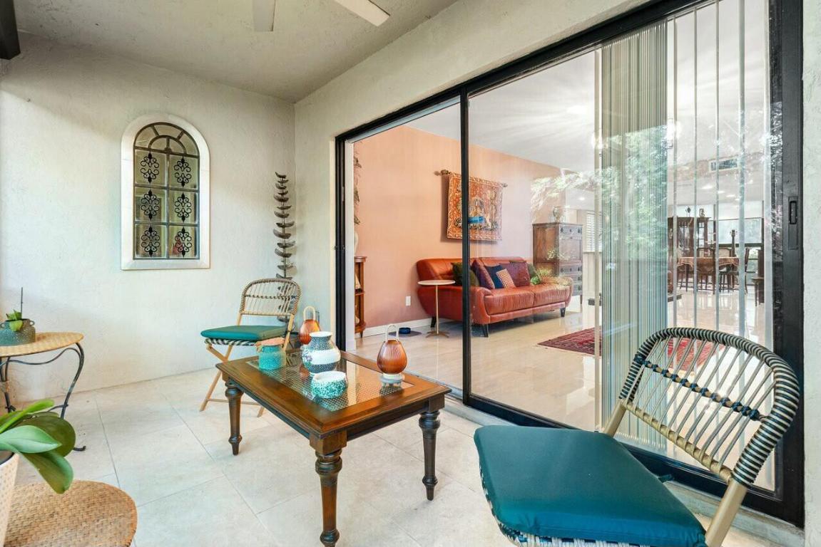 MANOR FOREST COND NO I DECL FILED 11-1-83 IN - Residential Lease