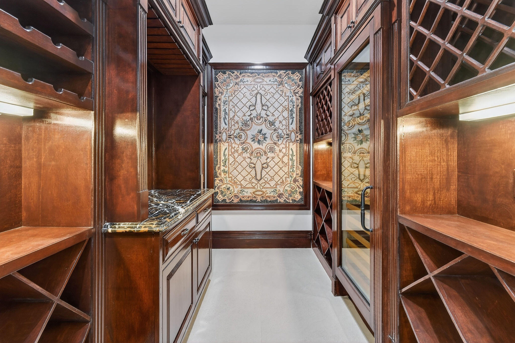 ADMIRALS COVE - Residential