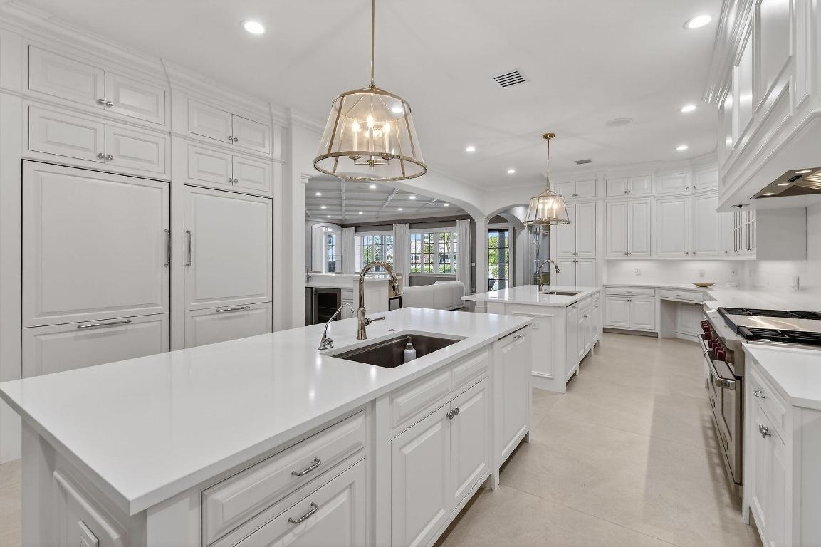 ADMIRALS COVE - Residential