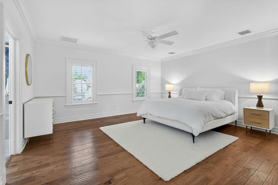 ADMIRALS COVE - Residential