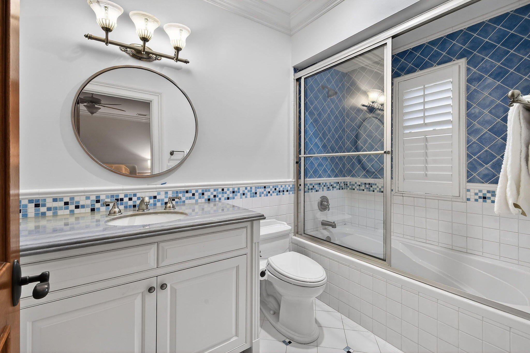 ADMIRALS COVE - Residential