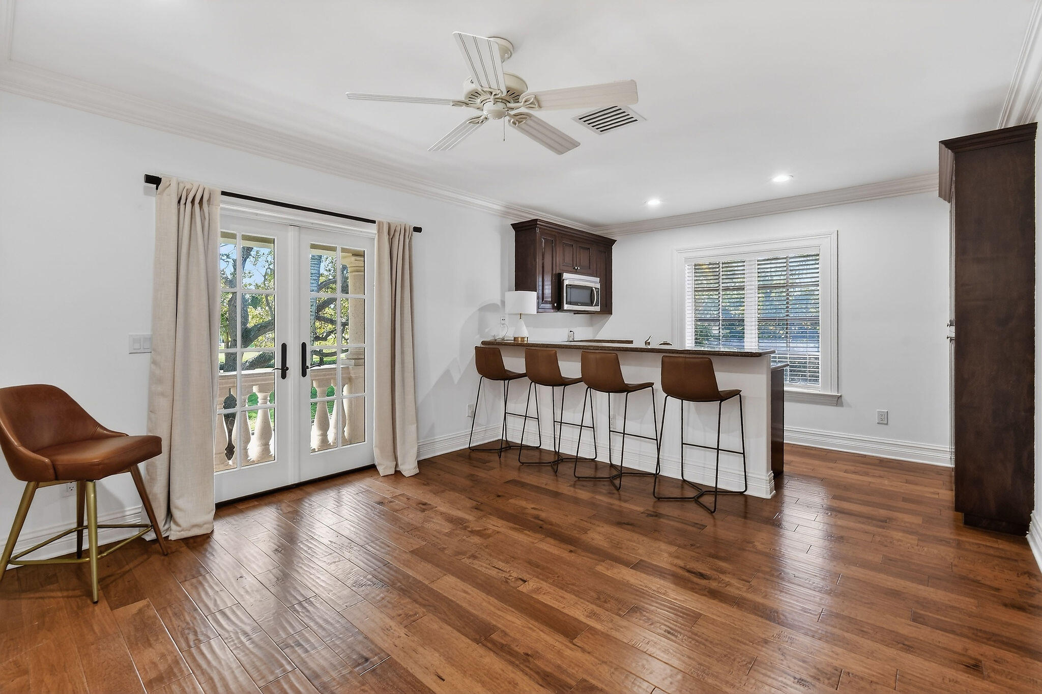 ADMIRALS COVE - Residential