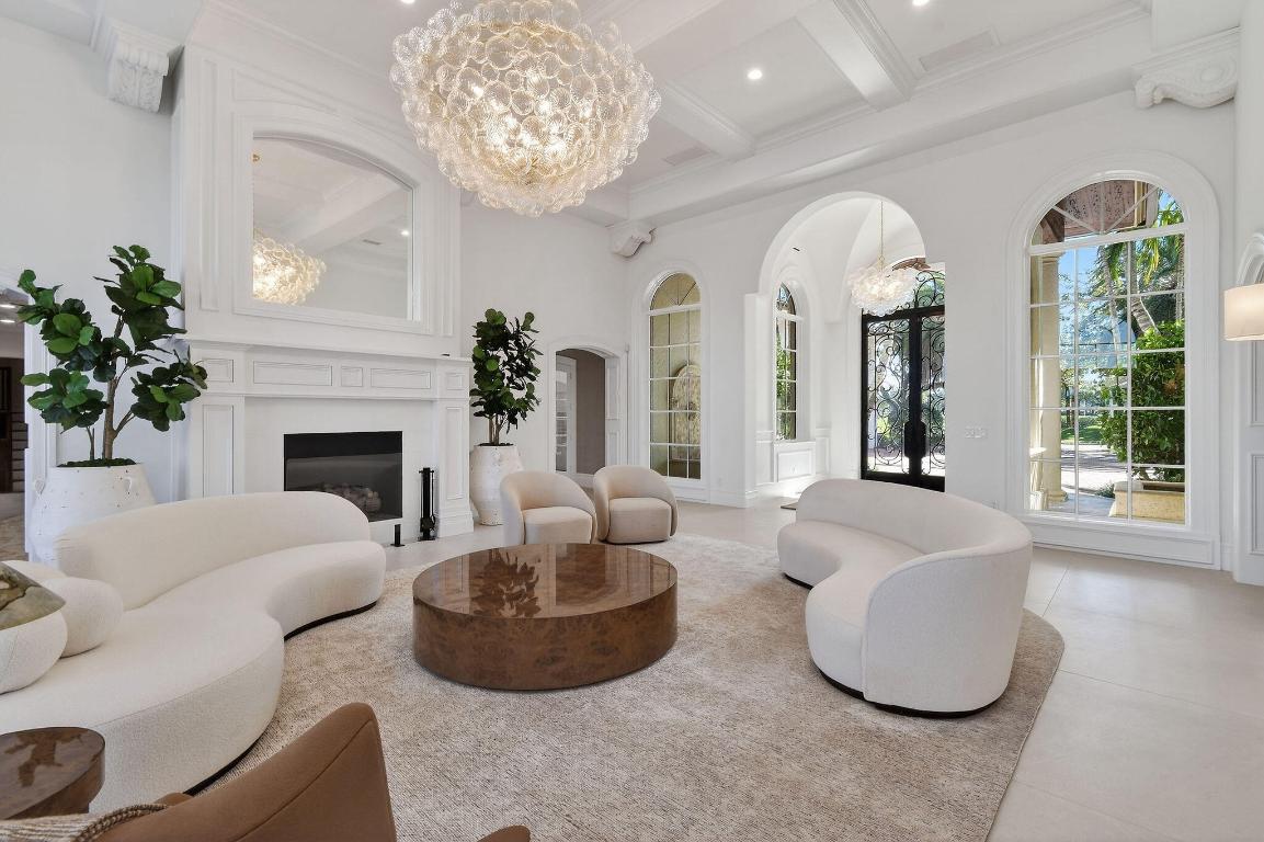 ADMIRALS COVE - Residential