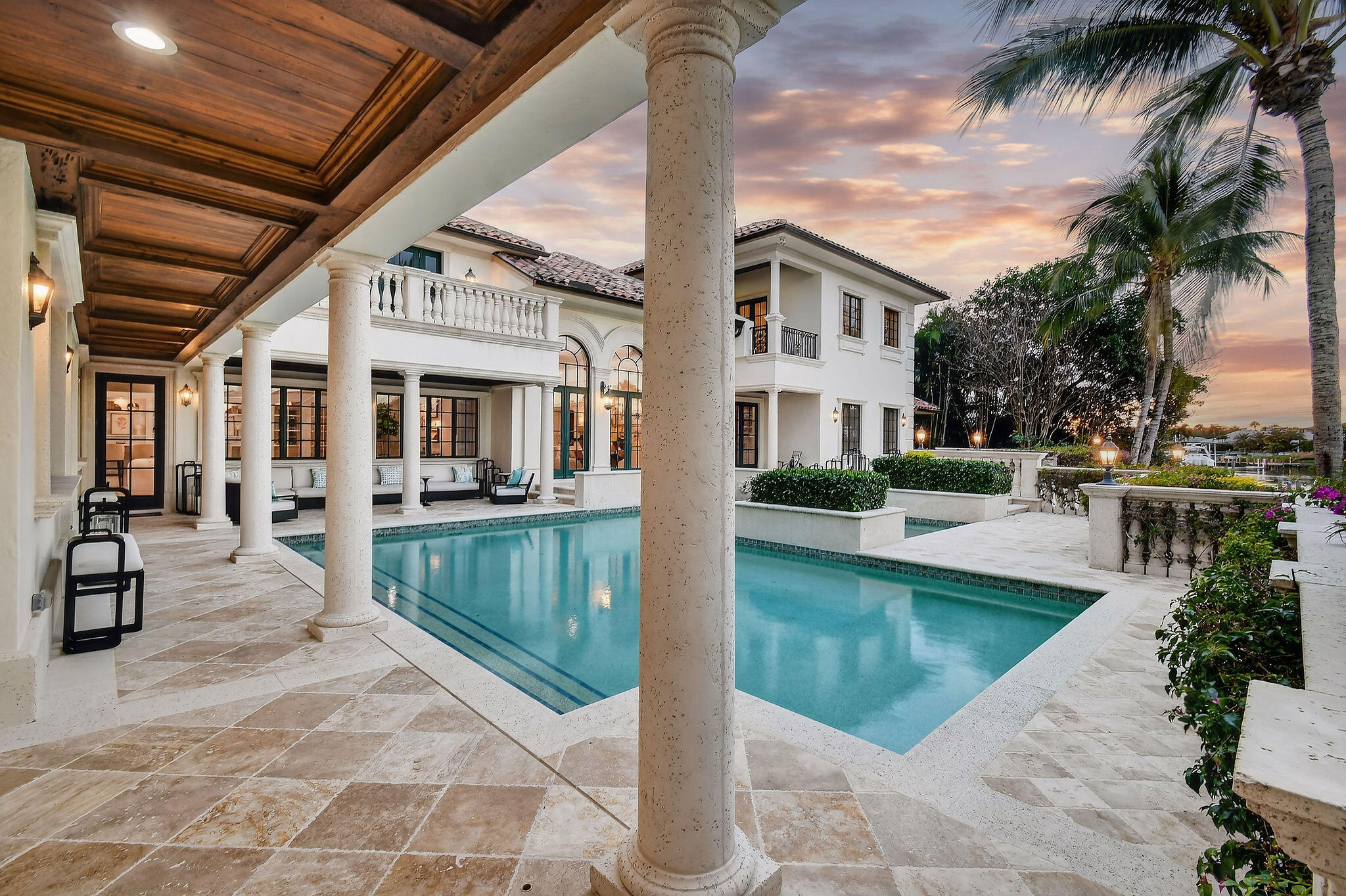 ADMIRALS COVE - Residential