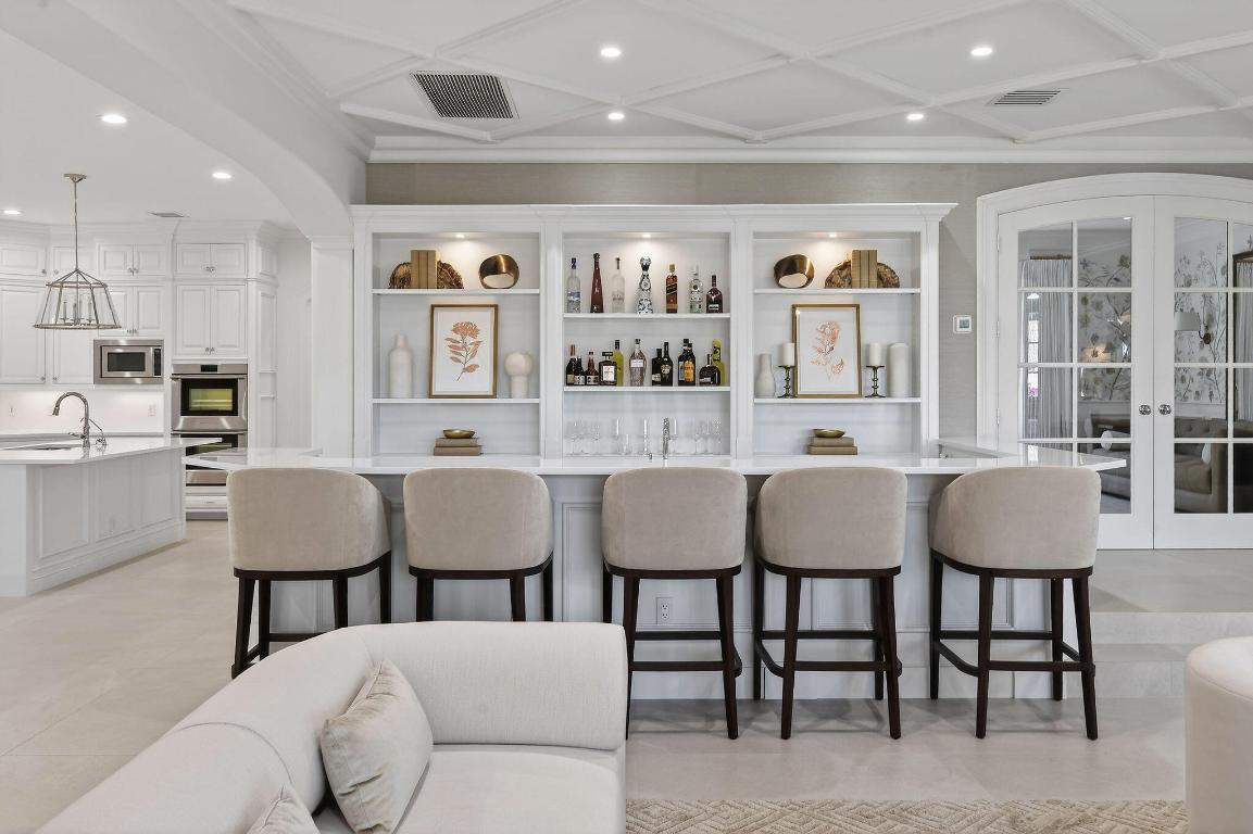 ADMIRALS COVE - Residential