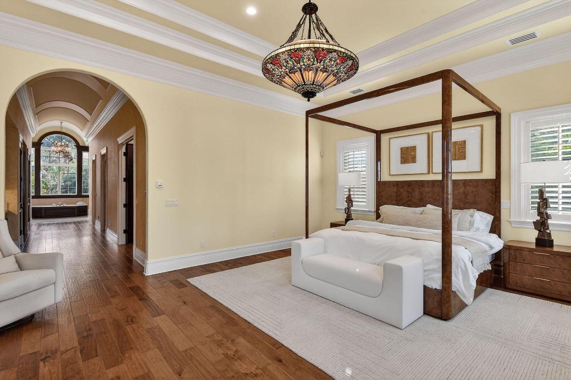 ADMIRALS COVE - Residential