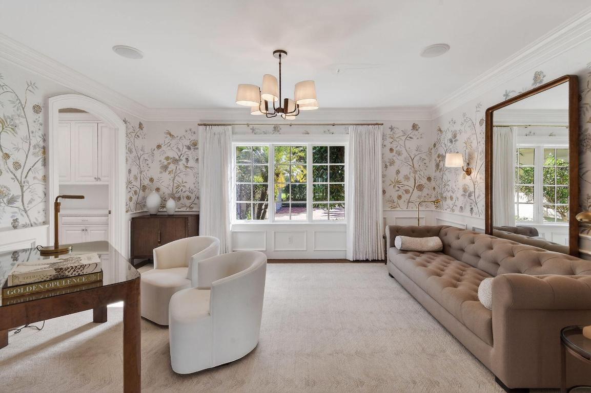 ADMIRALS COVE - Residential