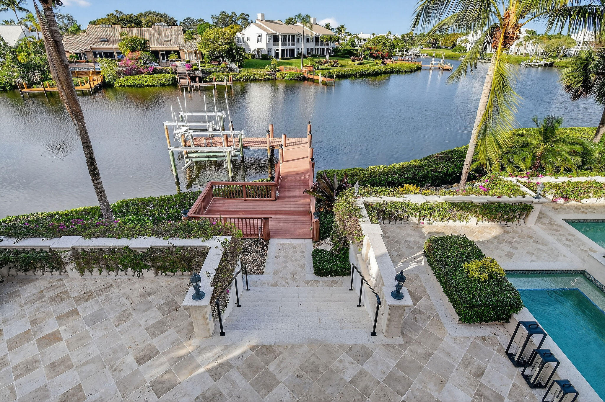 ADMIRALS COVE - Residential