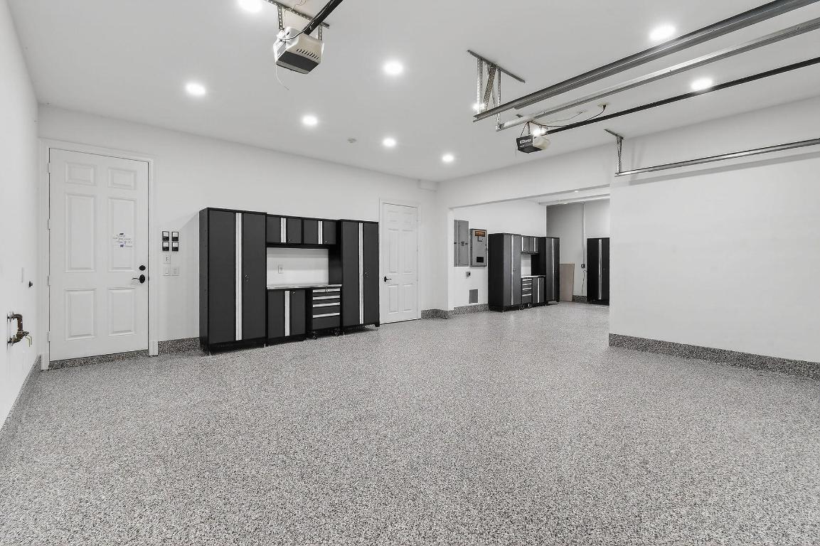 ADMIRALS COVE - Residential