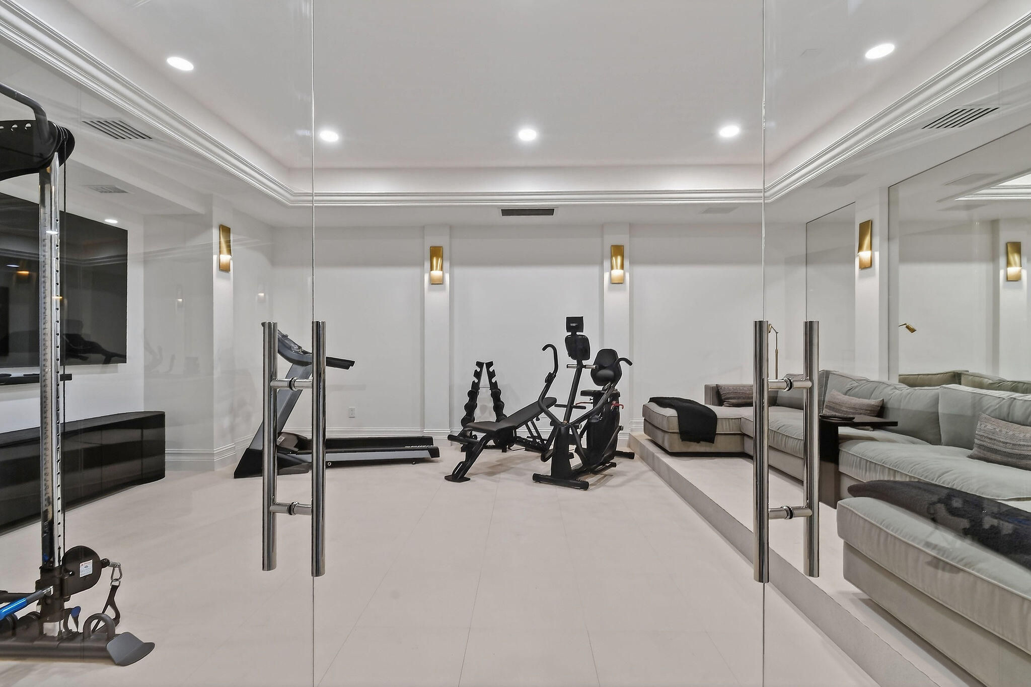 ADMIRALS COVE - Residential