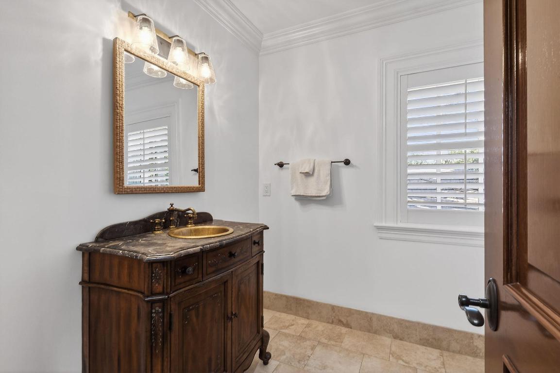 ADMIRALS COVE - Residential