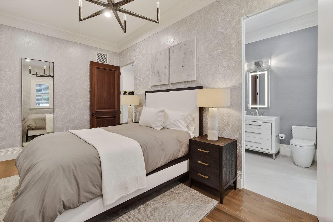 ADMIRALS COVE - Residential