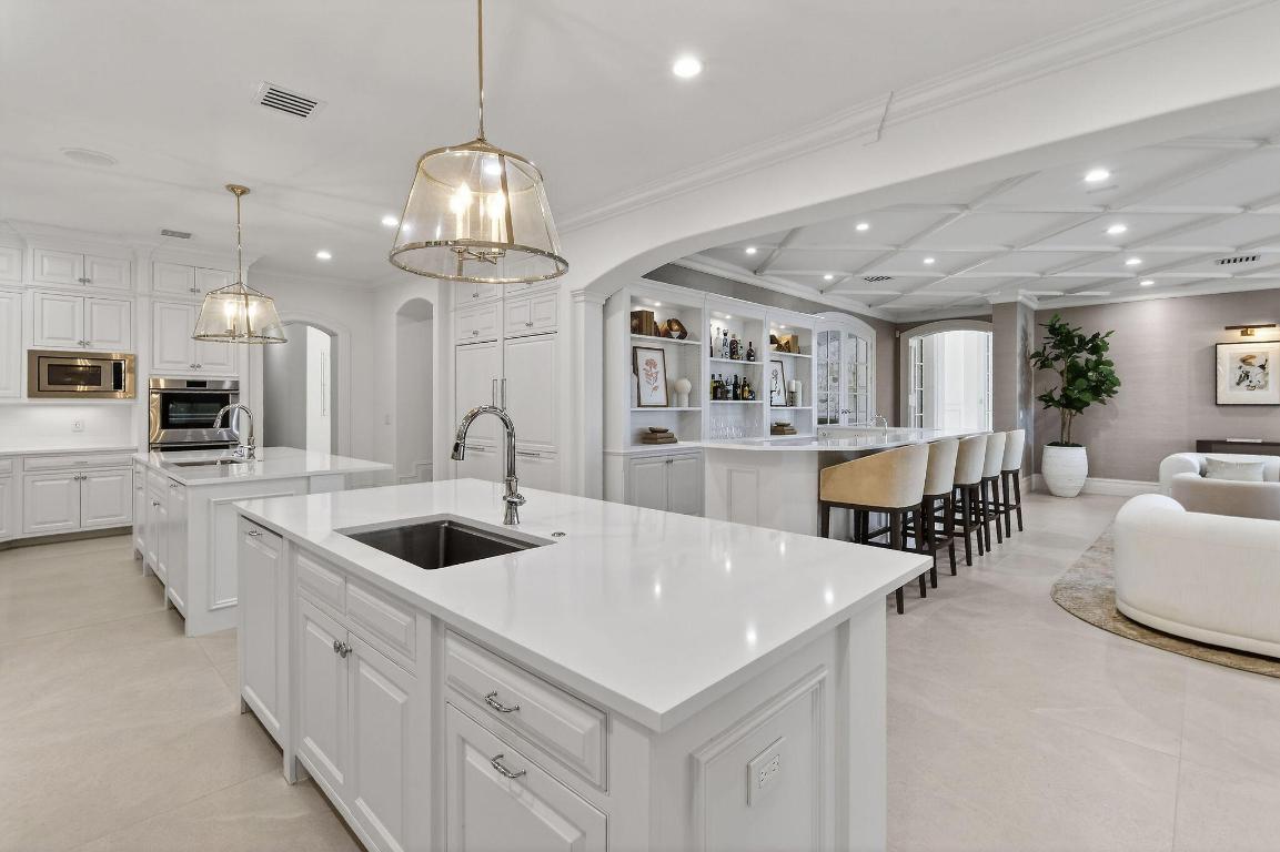 ADMIRALS COVE - Residential