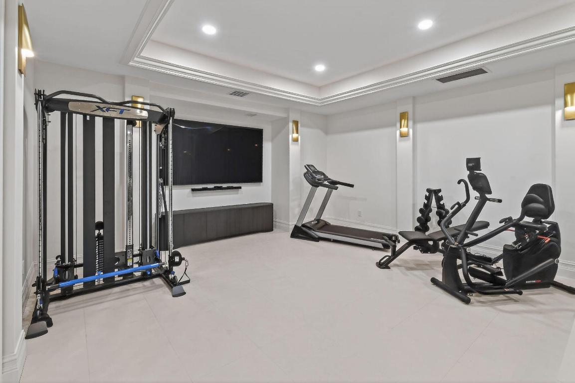 ADMIRALS COVE - Residential