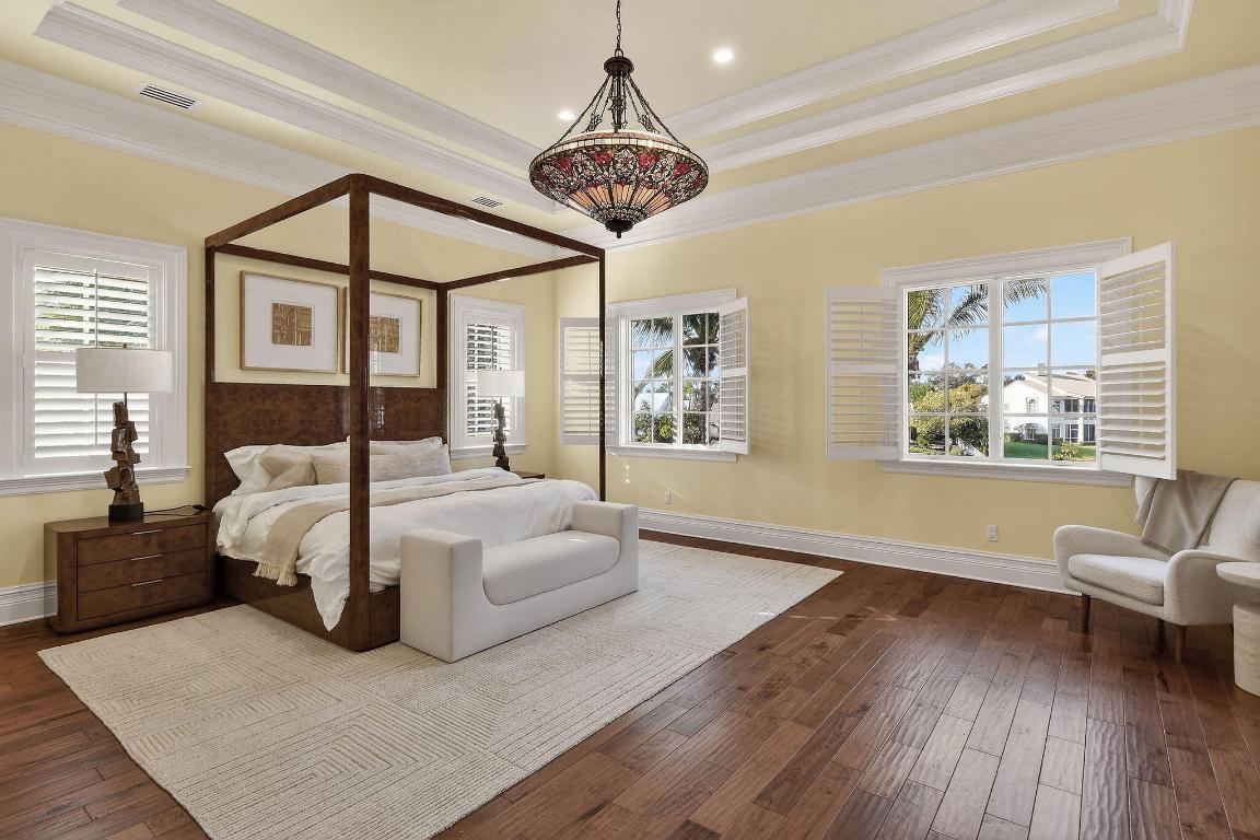 ADMIRALS COVE - Residential