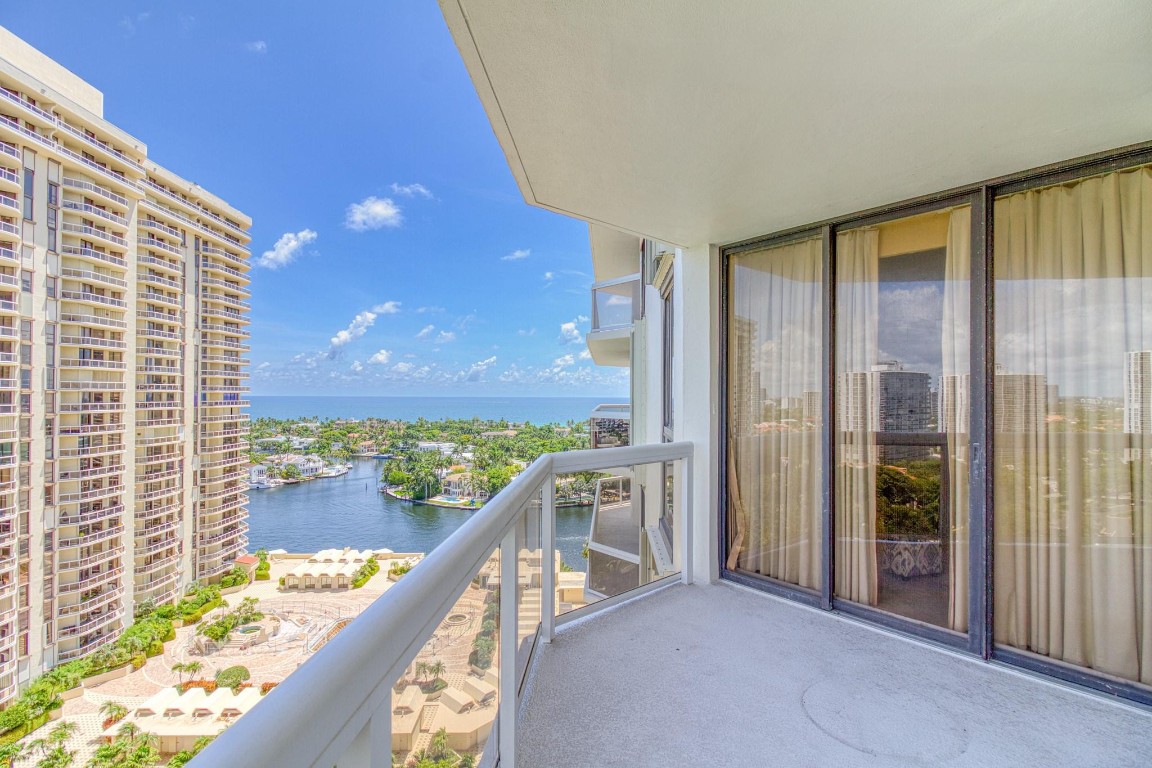 The Landmark Club Condo - Residential