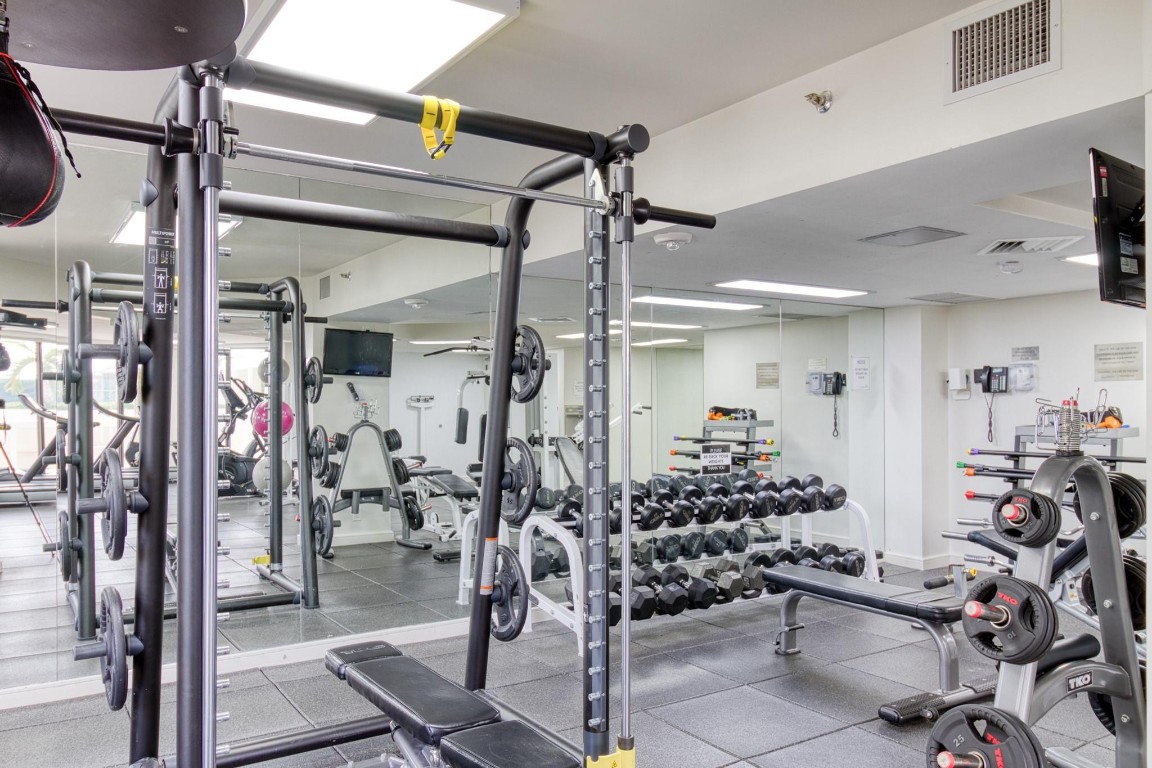 The Landmark Club Condo - Residential