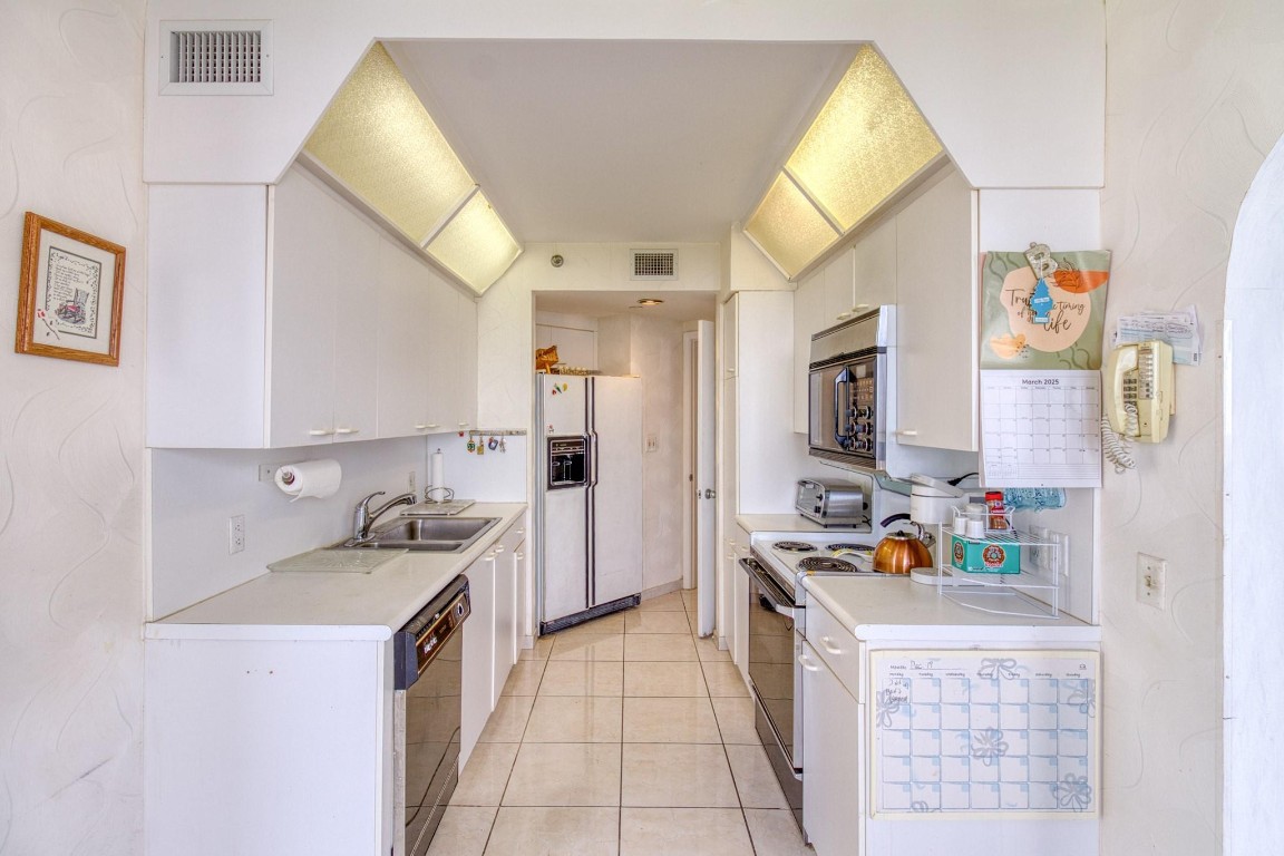 The Landmark Club Condo - Residential