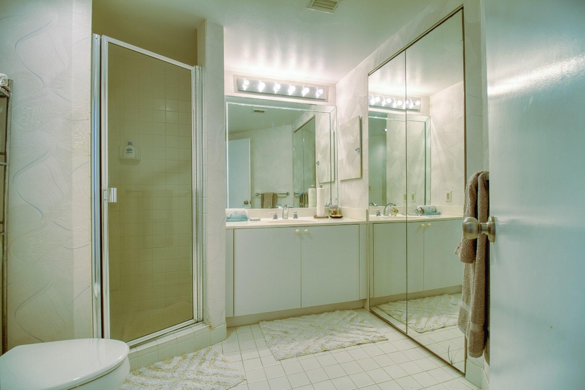 The Landmark Club Condo - Residential