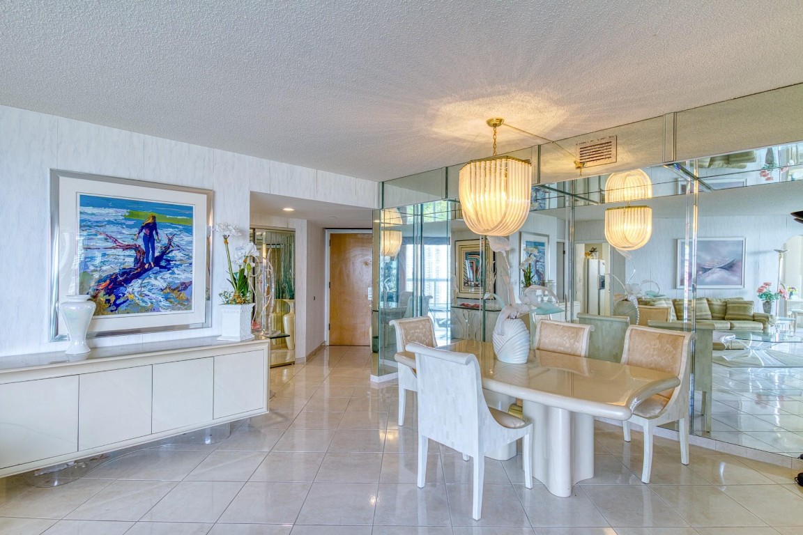 The Landmark Club Condo - Residential