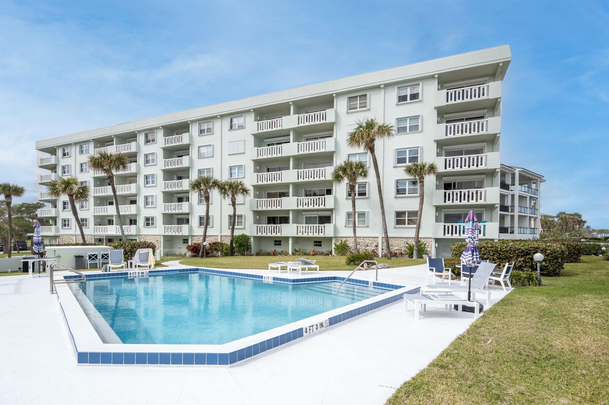 OCEAN CHATEAU OF VERO BEA - Residential