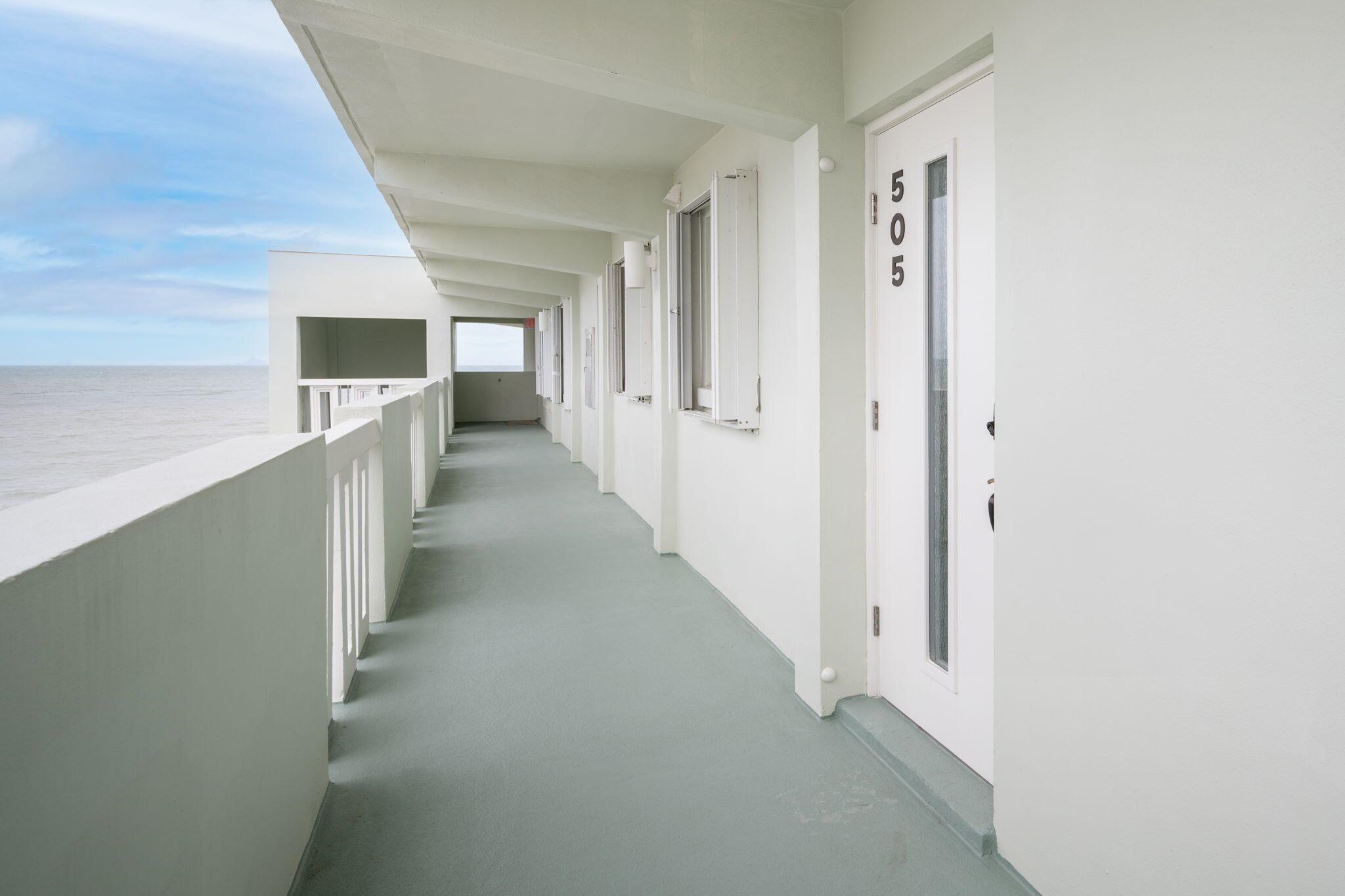 OCEAN CHATEAU OF VERO BEA - Residential