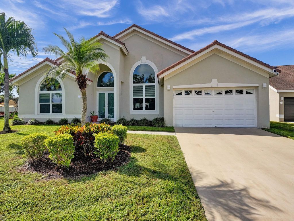 Photo of 13 Meadows Park Ln, Boynton Beach, FL 33436 (MLS # F10407113)