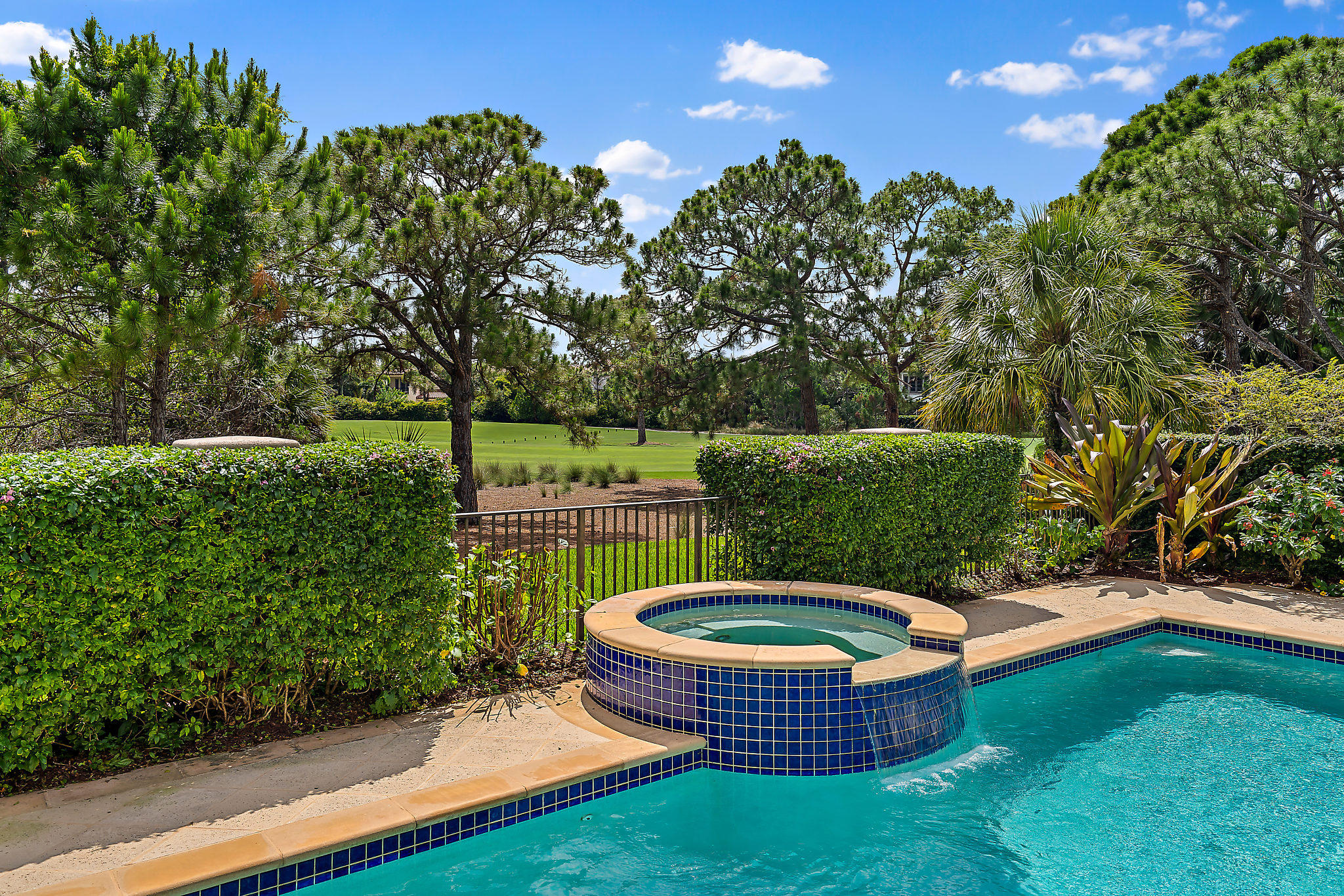 EAGLE TREE AT TRUMP NATIONAL JUPITER - Residential