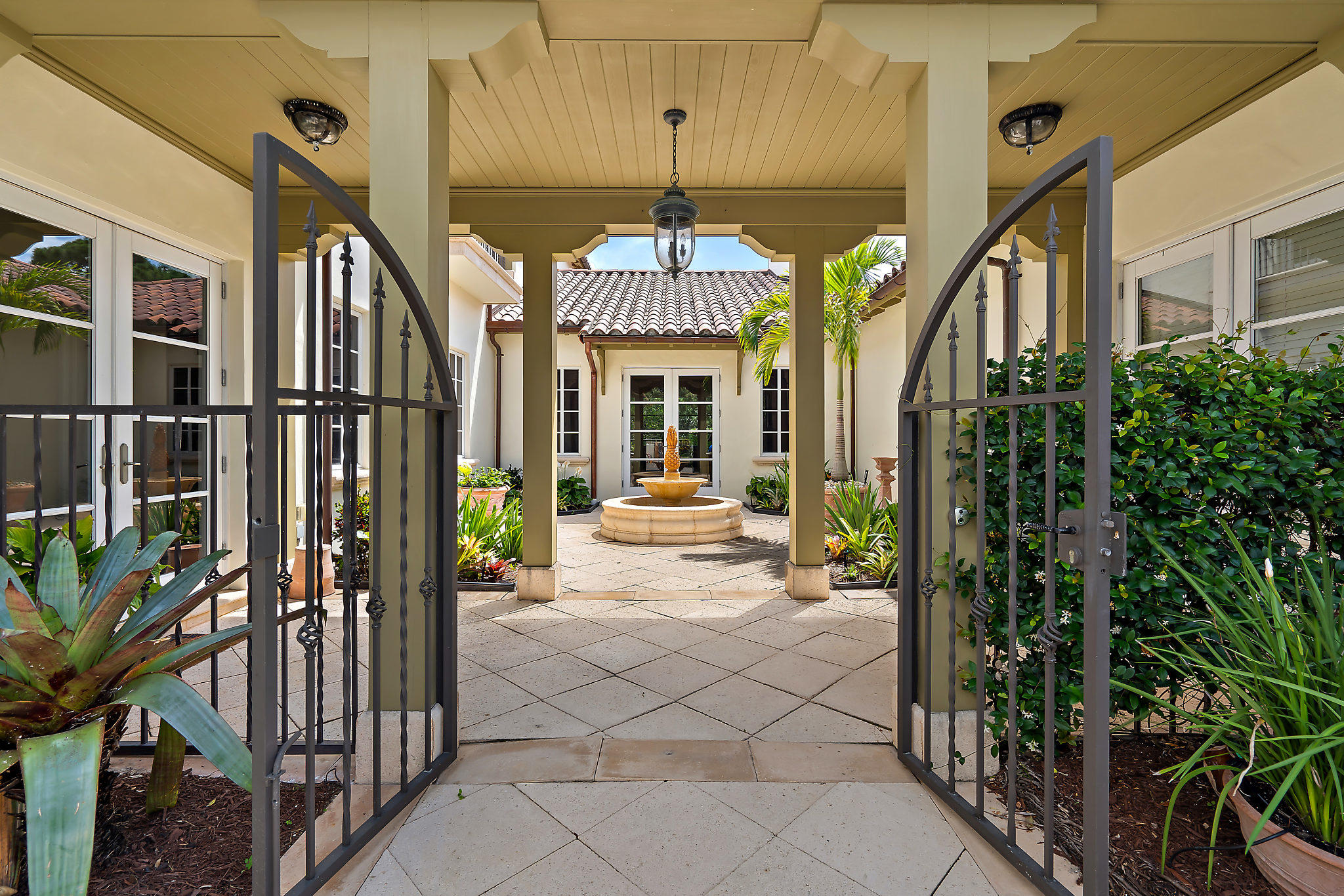 EAGLE TREE AT TRUMP NATIONAL JUPITER - Residential
