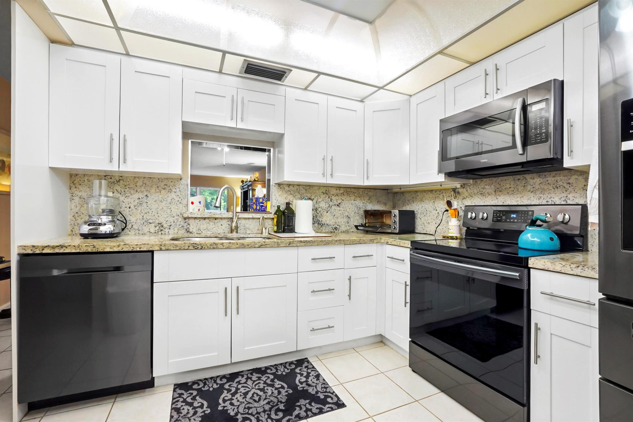 2004 Granada Drive H3
