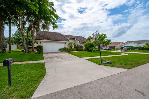Photo of 22051 Montoya Drive, Boca Raton, FL 33433 (MLS # B26034983)