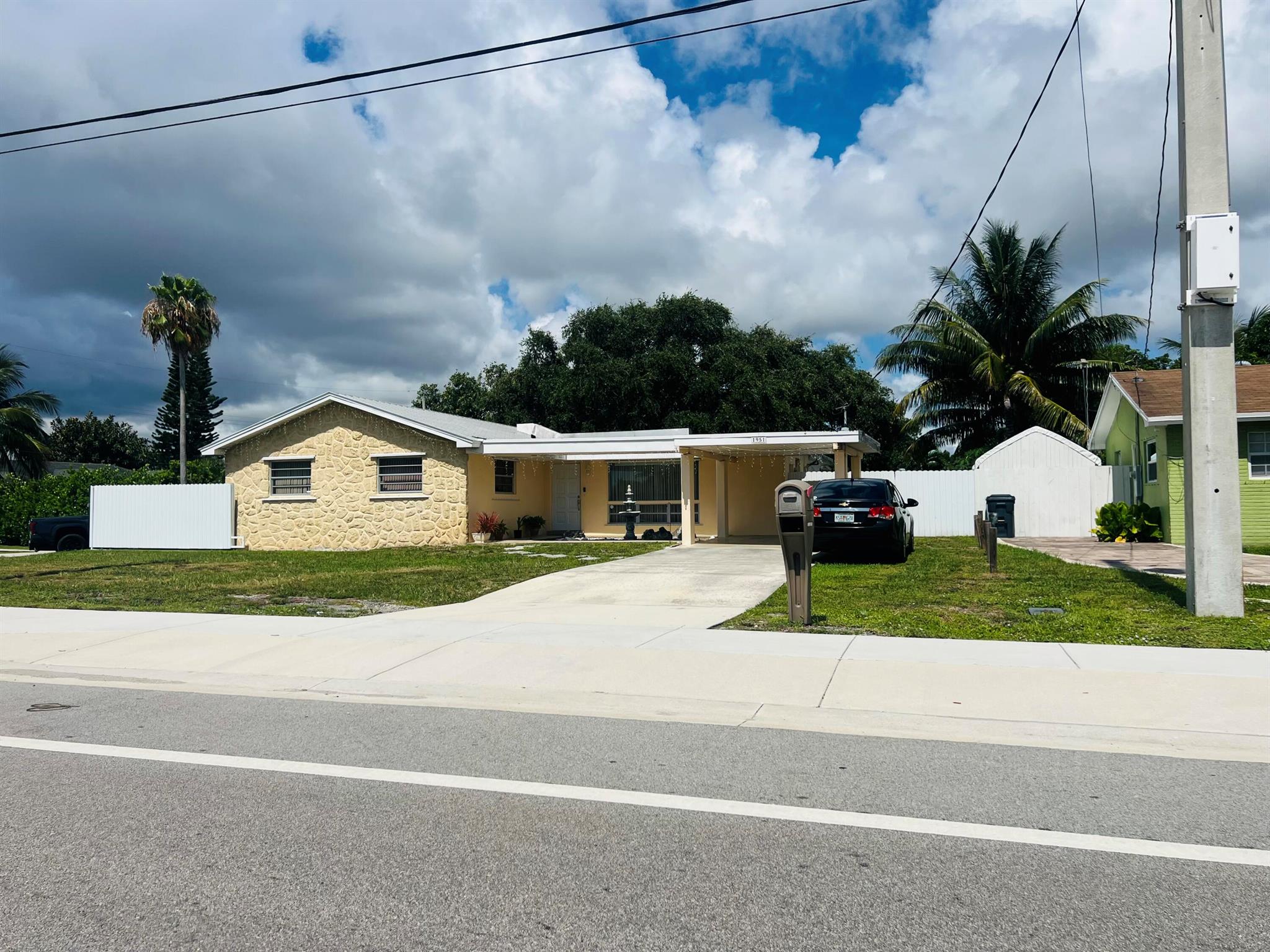 1951 S Florida Mango Road
