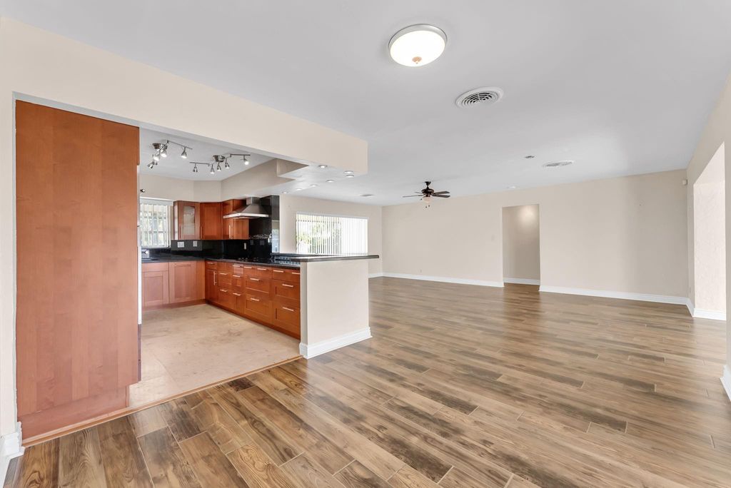 Photo of 2940 NE 19th Street, Pompano Beach, FL 33062 (MLS # B26017575)