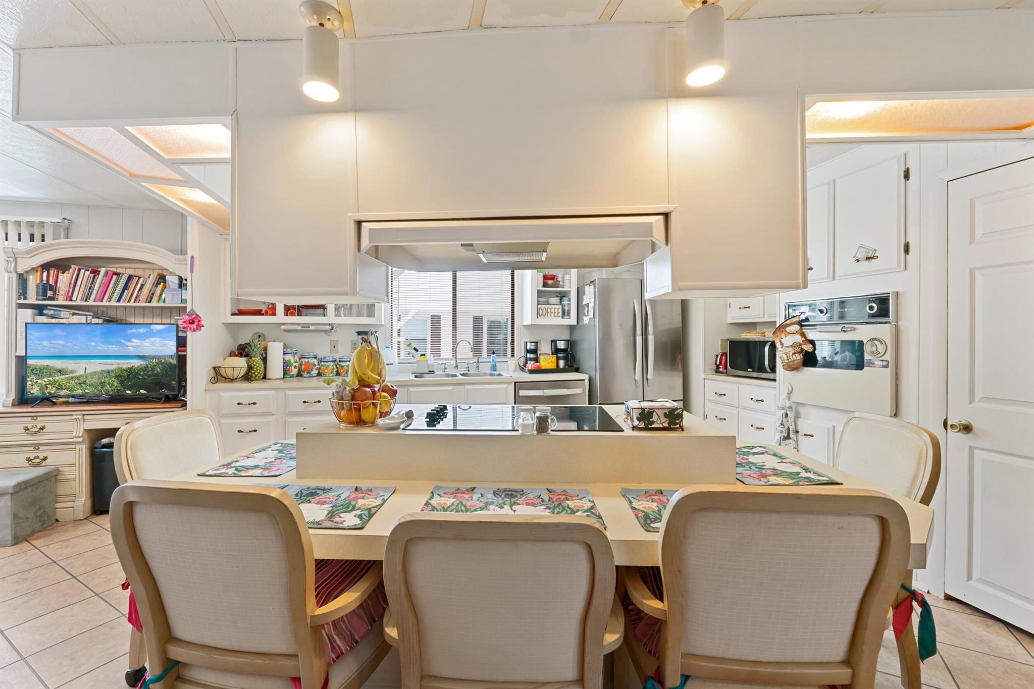 Spanish Lakes Country Clu - Residential