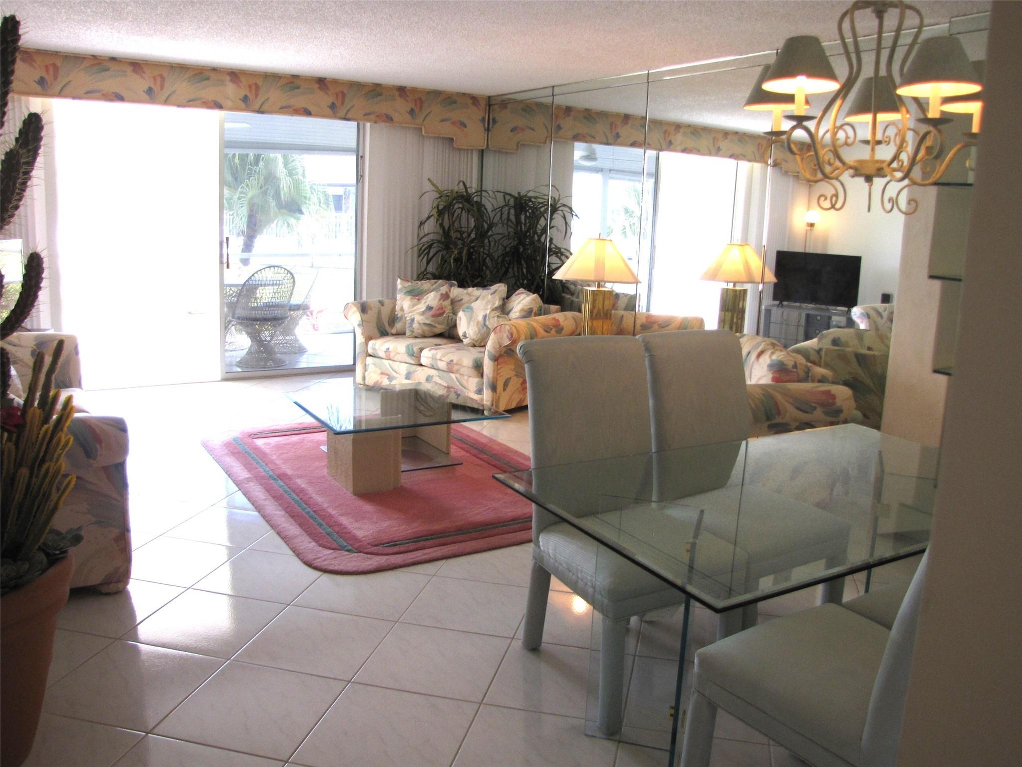 MEADOWBROOK LAKES CONDO - Residential