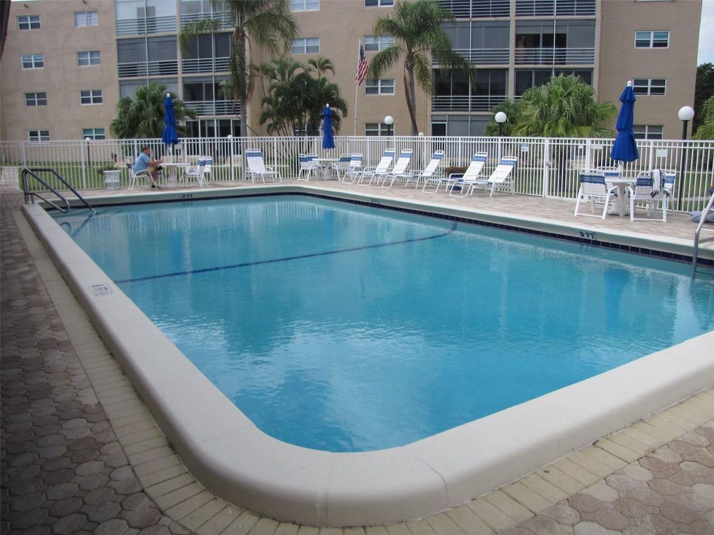 Photo of 1025 SE 4th Avenue #101, Dania Beach, FL 33004 (MLS # F10423234)