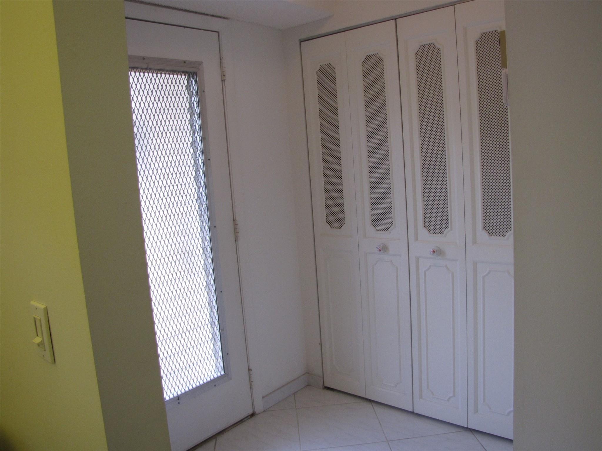 MEADOWBROOK LAKES CONDO - Residential