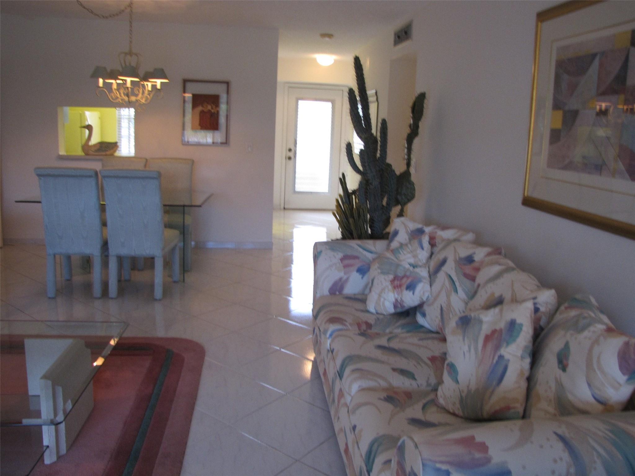 MEADOWBROOK LAKES CONDO - Residential