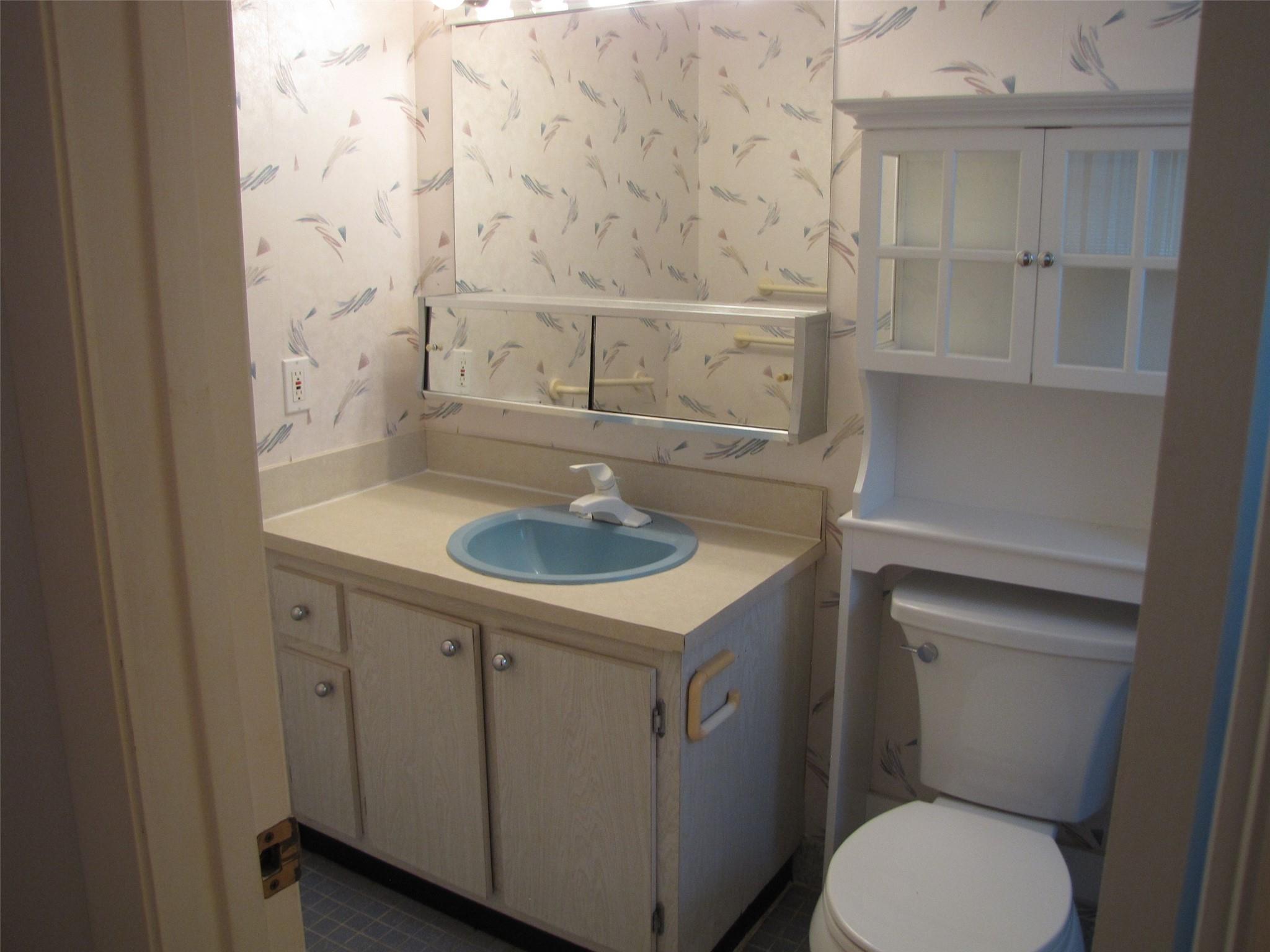 MEADOWBROOK LAKES CONDO - Residential