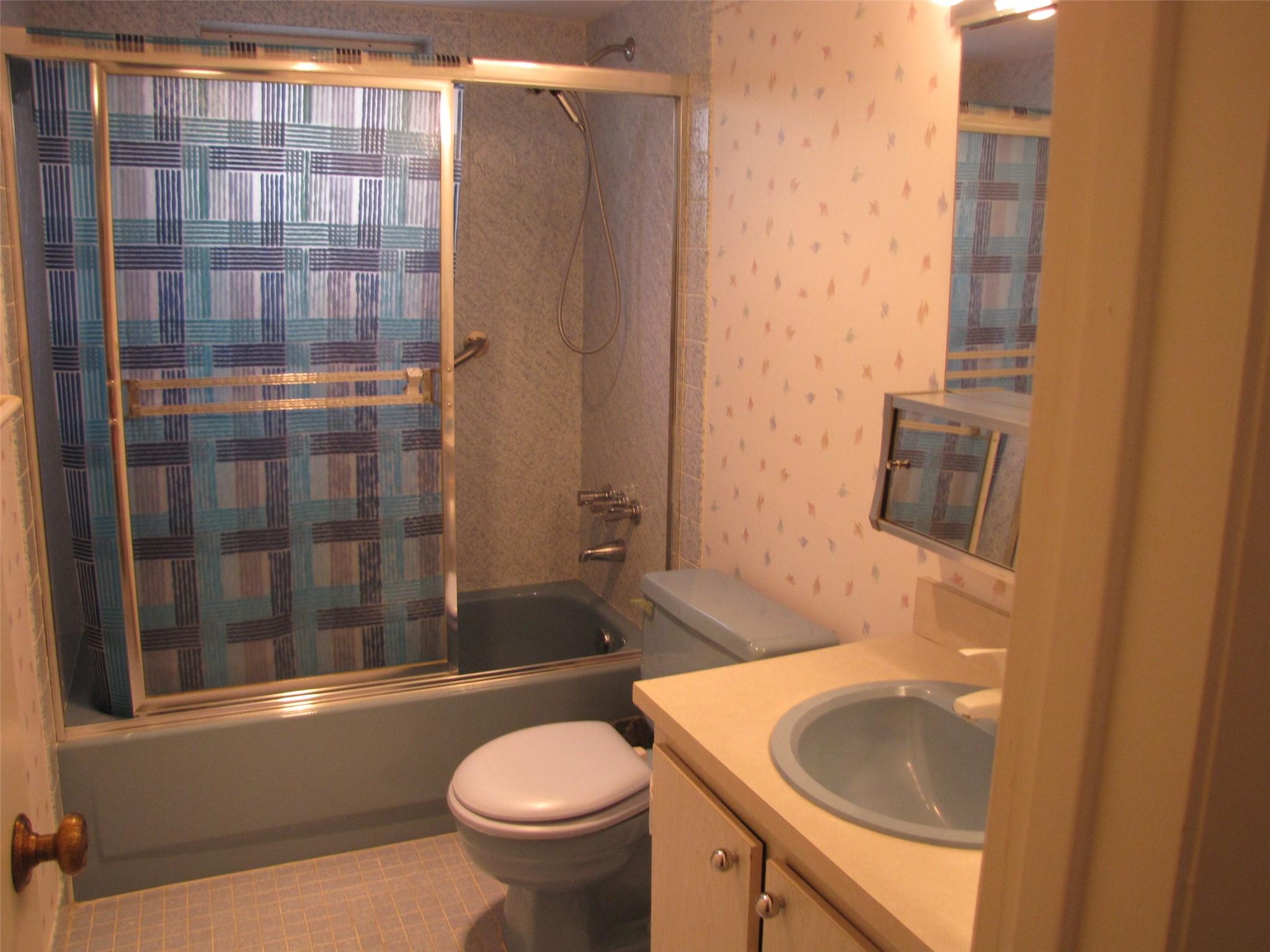 MEADOWBROOK LAKES CONDO - Residential