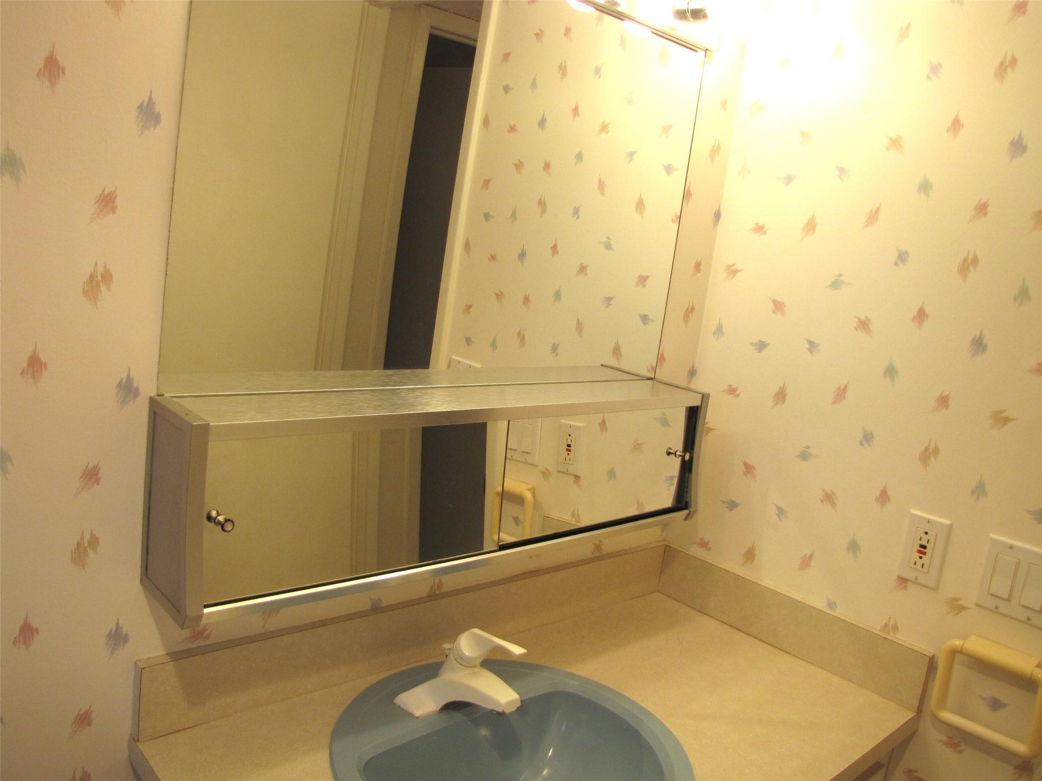 MEADOWBROOK LAKES CONDO - Residential