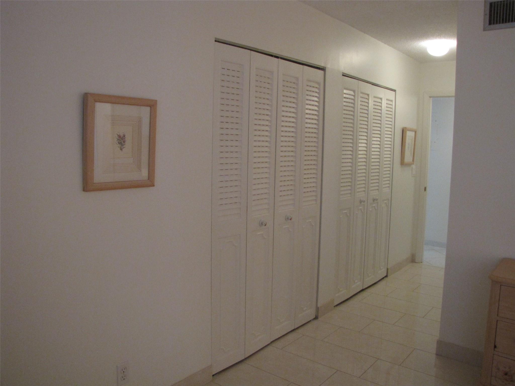 MEADOWBROOK LAKES CONDO - Residential