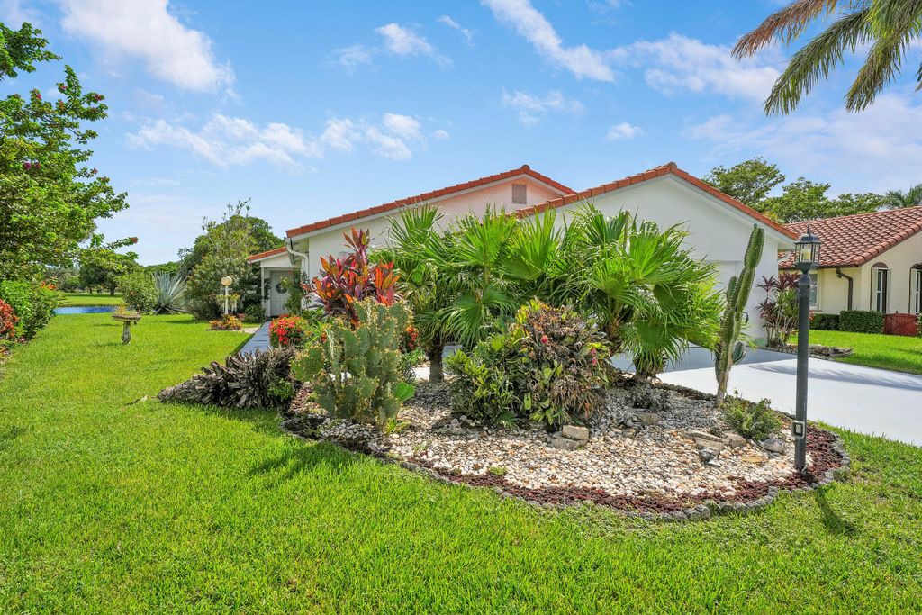 Photo of 8421 Bonita Isle Drive, Lake Worth, FL 33467 (MLS # R11128716)
