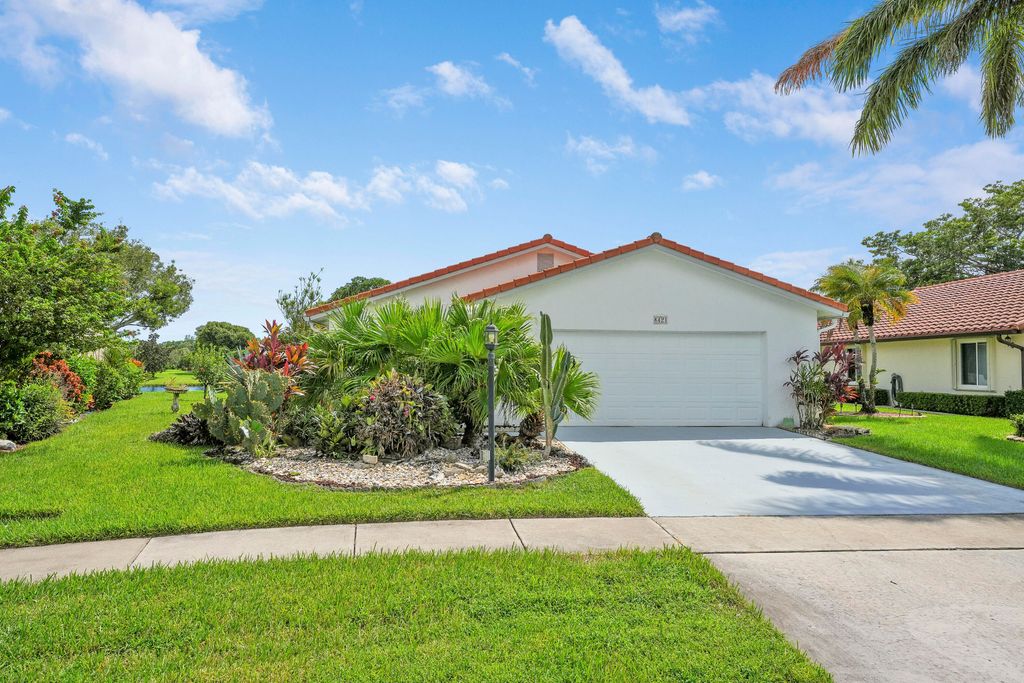 Photo of 8421 Bonita Isle Drive, Lake Worth, FL 33467 (MLS # R11128716)