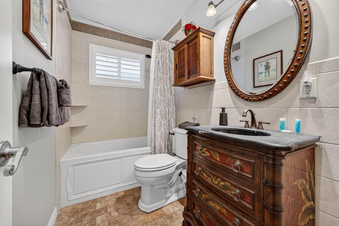 HILLSBORO ISLES - Residential